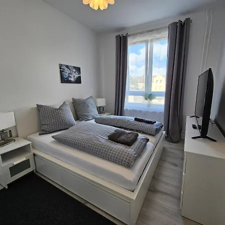 Race Yacht White Line * キール