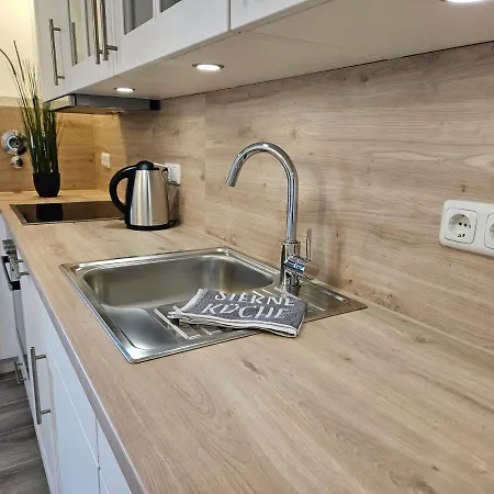 Race Yacht White Line Apartment *