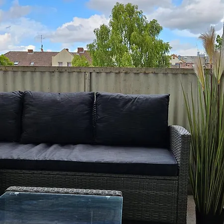 Race Yacht White Line *