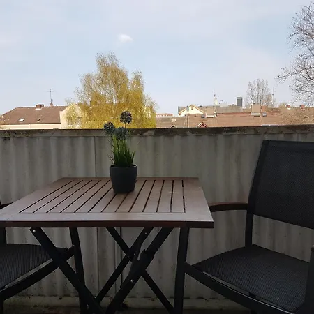 Race Yacht White Line * キール