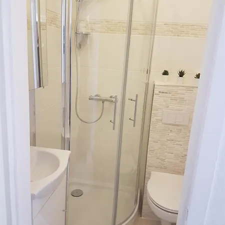 Race Yacht White Line アパート *